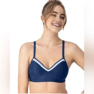 🛍🛍 BOGO!!! 🛍🛍 EUC/NWOT Bra: Wirefree, Convetible, Softcup, "Shape & Support"